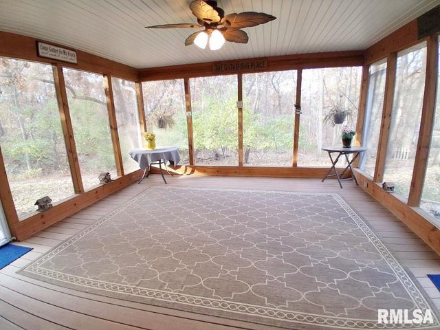 421 CHARTER OAK Place, Dahinda, IL 61428