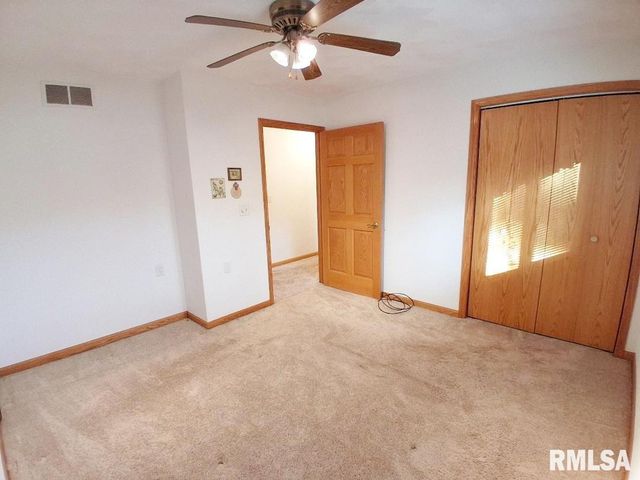 421 CHARTER OAK Place, Dahinda, IL 61428