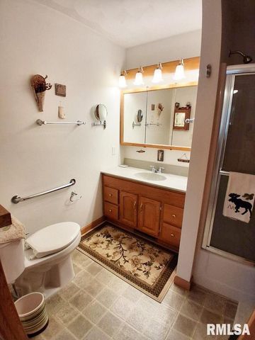 421 CHARTER OAK Place, Dahinda, IL 61428