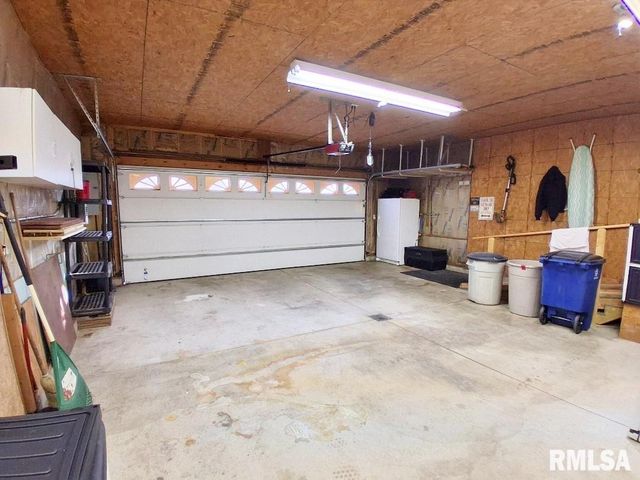 421 CHARTER OAK Place, Dahinda, IL 61428