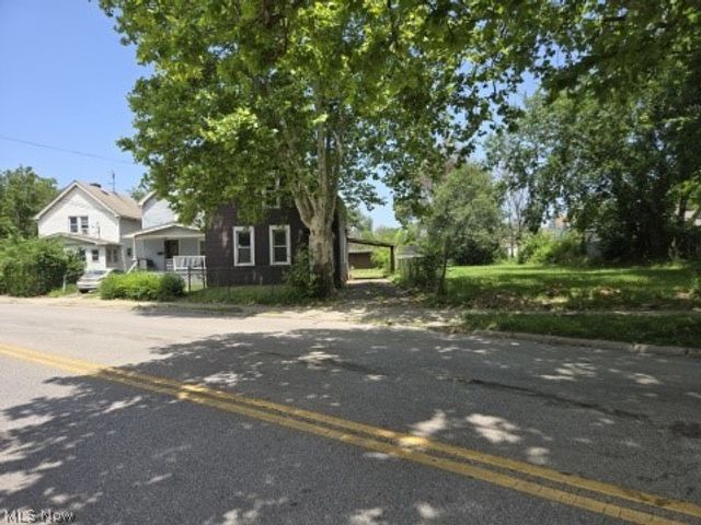 3647 Independence Road, Cleveland, OH 44105
