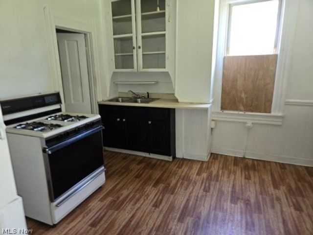 3647 Independence Road, Cleveland, OH 44105