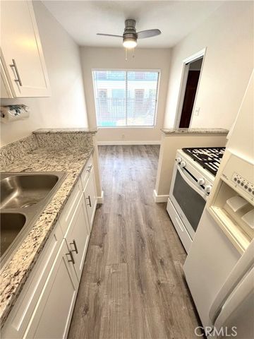 2115 Placentia Avenue 11, Costa Mesa, CA 92627