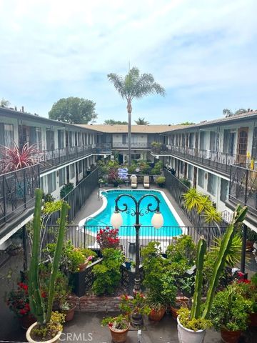 2115 Placentia Avenue 11, Costa Mesa, CA 92627