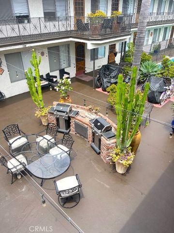 2115 Placentia Avenue 11, Costa Mesa, CA 92627