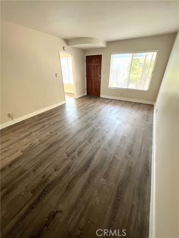 2115 Placentia Avenue 11, Costa Mesa, CA 92627