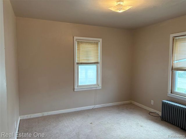 5873 Elmgrove Avenue, Warren, MI 48092