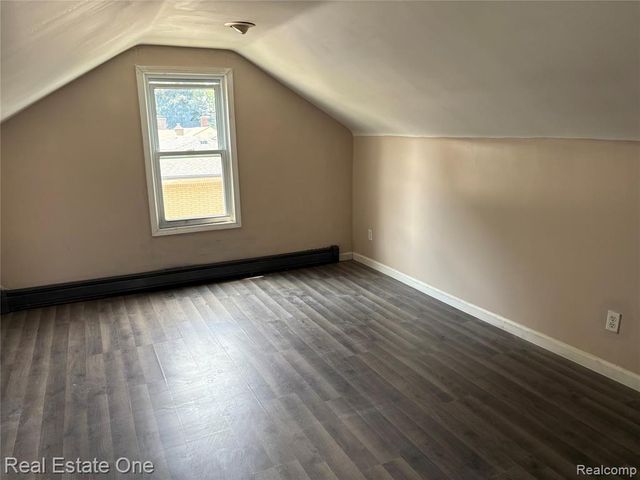 5873 Elmgrove Avenue, Warren, MI 48092