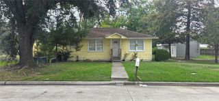 809 N Avenue D, Humble, TX 77338