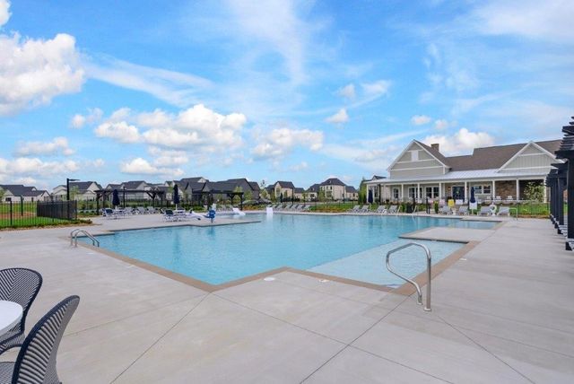 8004 Whitcroft Dr, College Grove, TN 37046
