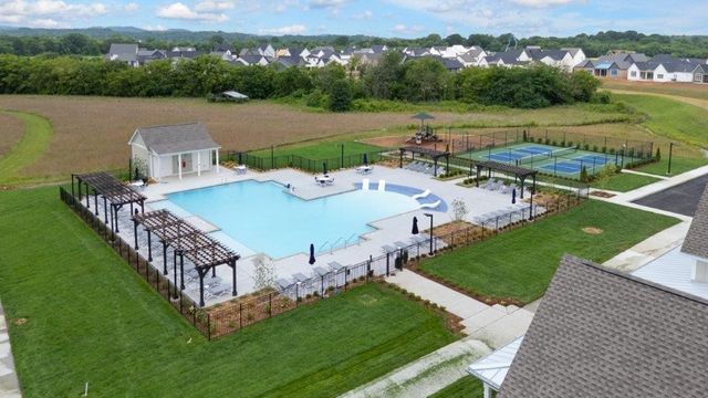 8004 Whitcroft Dr, College Grove, TN 37046