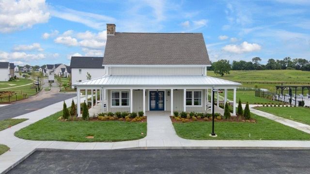 8004 Whitcroft Dr, College Grove, TN 37046
