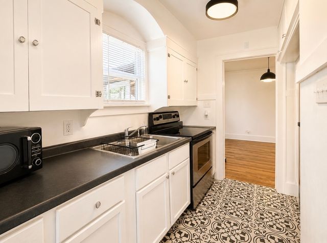 2425 Prospect Road, Des Moines, IA 50310