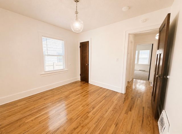 2425 Prospect Road, Des Moines, IA 50310
