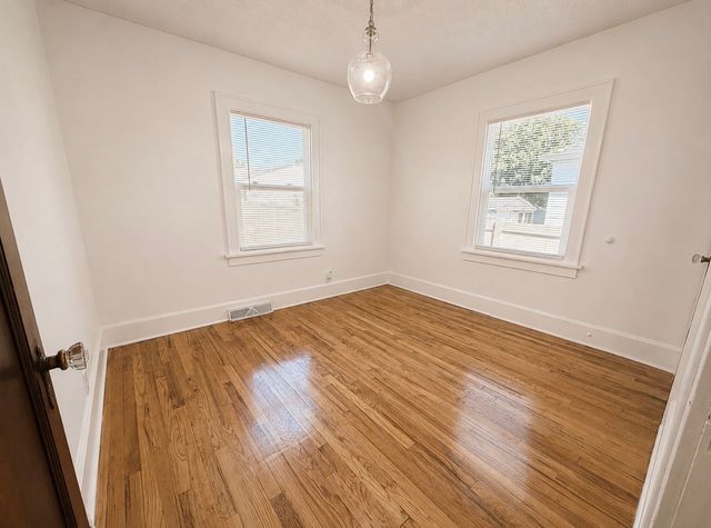2425 Prospect Road, Des Moines, IA 50310