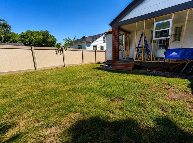 2425 Prospect Road, Des Moines, IA 50310