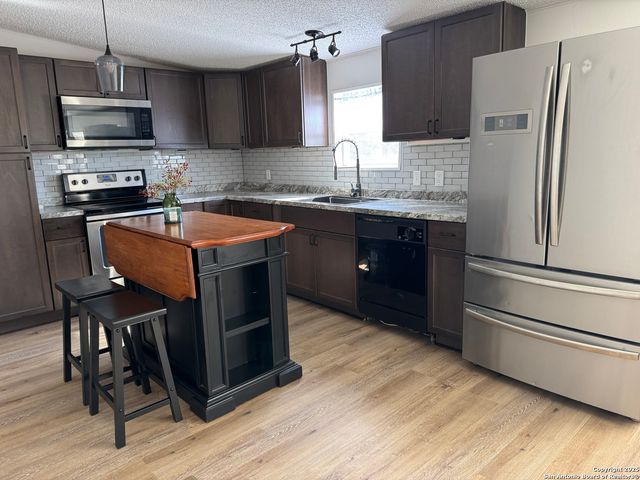 340 Mourning Dove, Floresville, TX 78114