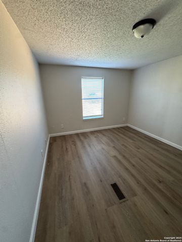 340 Mourning Dove, Floresville, TX 78114