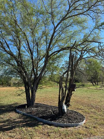 340 Mourning Dove, Floresville, TX 78114