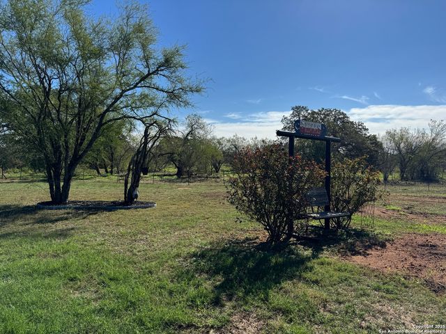 340 Mourning Dove, Floresville, TX 78114
