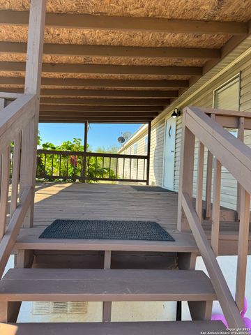 340 Mourning Dove, Floresville, TX 78114