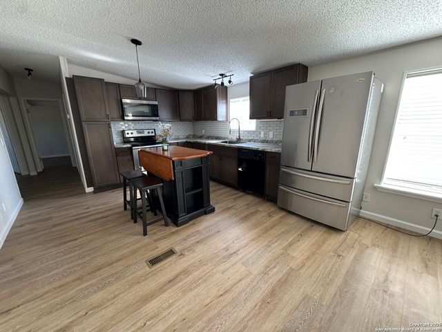 340 Mourning Dove, Floresville, TX 78114