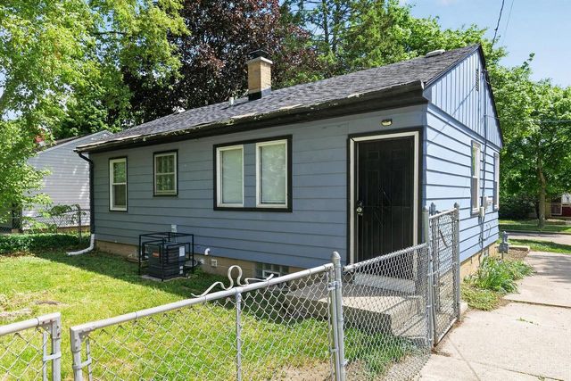 5823 N 36th STREET, Milwaukee, WI 53209