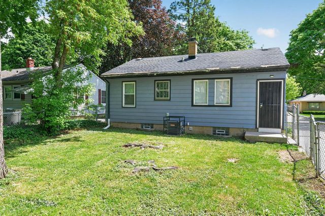 5823 N 36th STREET, Milwaukee, WI 53209