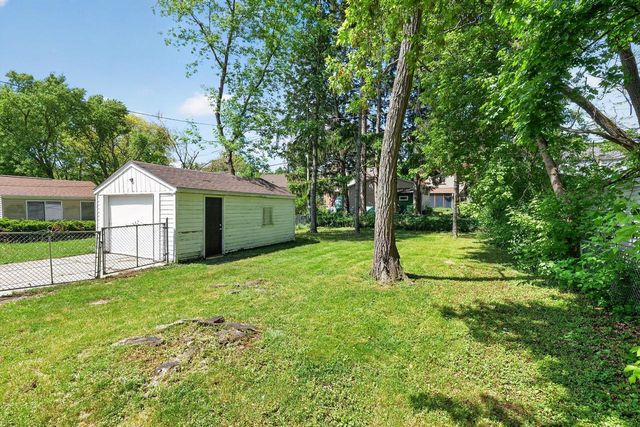 5823 N 36th STREET, Milwaukee, WI 53209