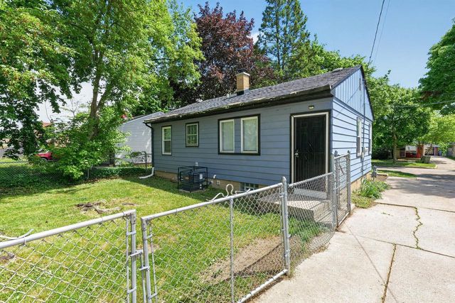 5823 N 36th STREET, Milwaukee, WI 53209
