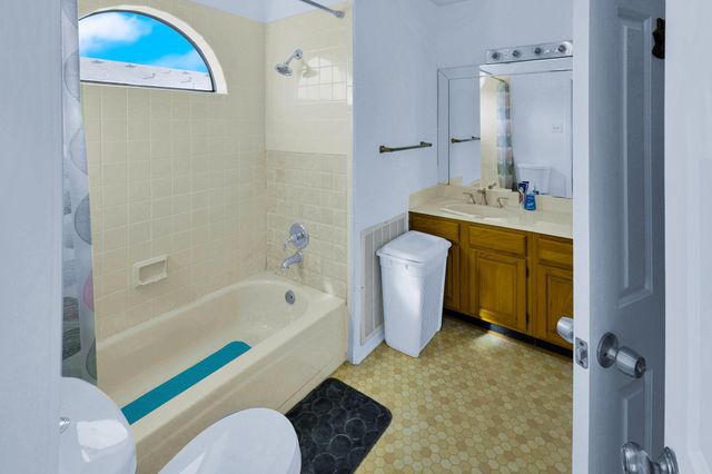 3100 75th Street 5, Galveston, TX 77551