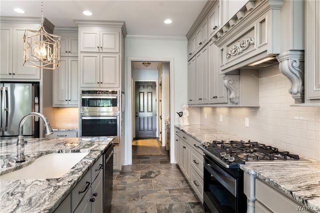 10698 SPILT OAK, Northport, AL 35475