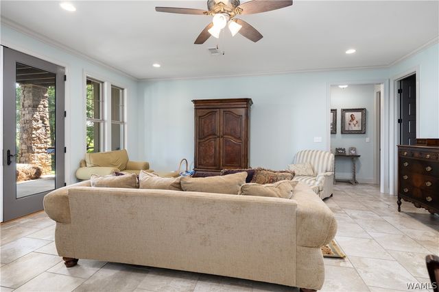10698 SPILT OAK, Northport, AL 35475