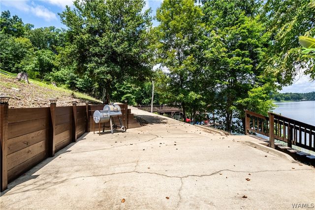 10698 SPILT OAK, Northport, AL 35475