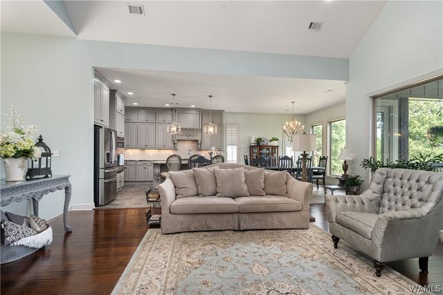 10698 SPILT OAK, Northport, AL 35475