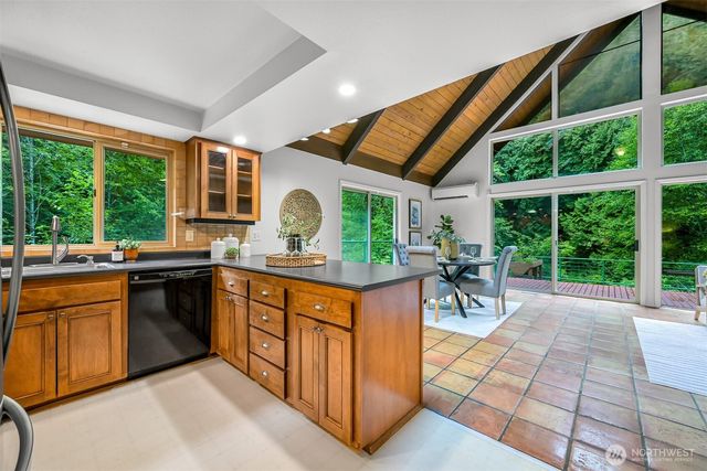 21 Austin Creek Lane, Bellingham, WA 98229