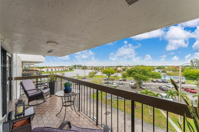 1350 SW 122nd Ave 415, Miami, FL 33184