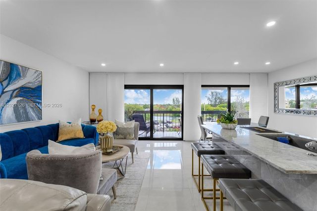 1350 SW 122nd Ave 415, Miami, FL 33184