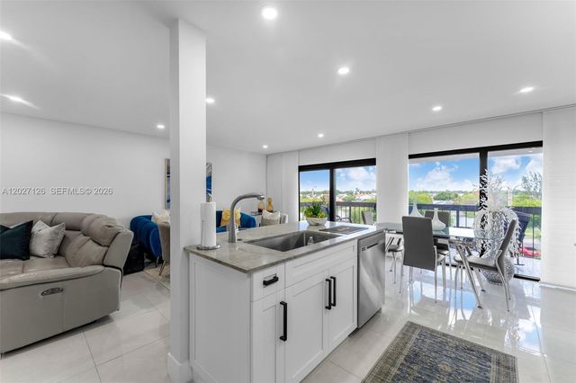 1350 SW 122nd Ave 415, Miami, FL 33184