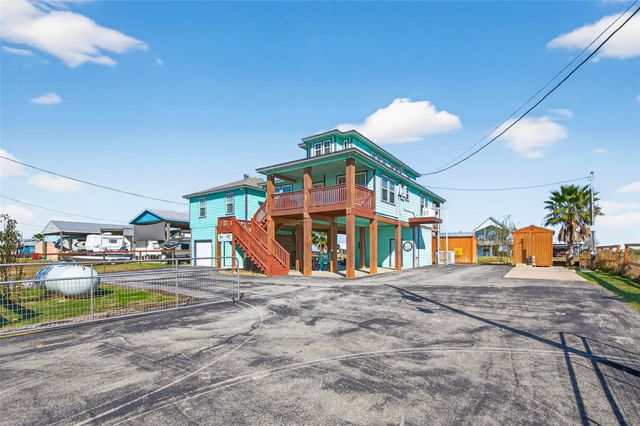 1127 County Road 299, Sargent, TX 77414