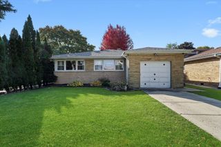 3801 W Sherwin Avenue, Lincolnwood, IL 60712