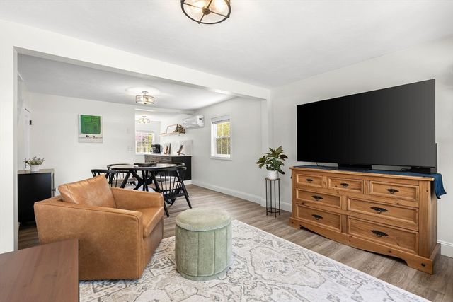 17 Woodbine Ave, Pembroke, MA 02359