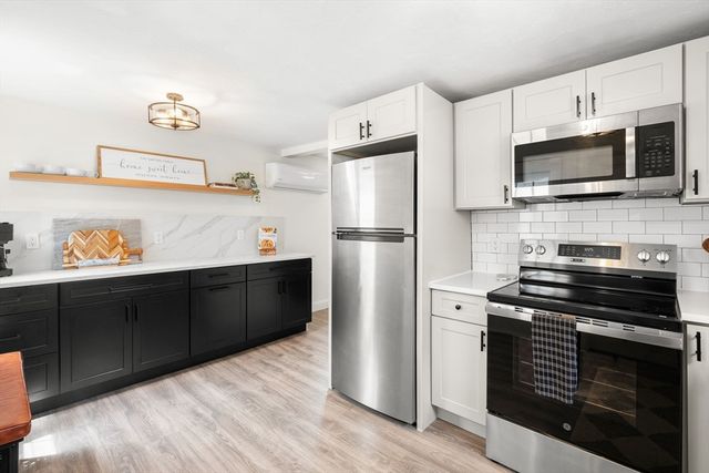 17 Woodbine Ave, Pembroke, MA 02359