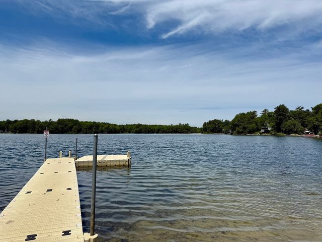 17 Woodbine Ave, Pembroke, MA 02359