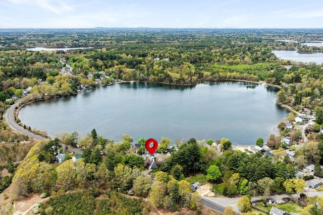 17 Woodbine Ave, Pembroke, MA 02359