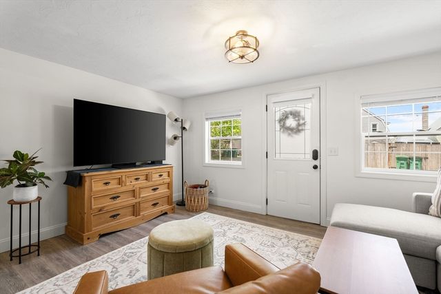 17 Woodbine Ave, Pembroke, MA 02359