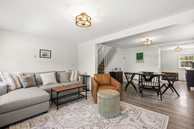 17 Woodbine Ave, Pembroke, MA 02359