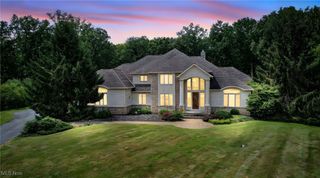 18100 Hawksmoor Way, Chagrin Falls, OH 44023