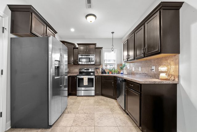 1284 Viewmont Dr, Clarksville, TN 37040