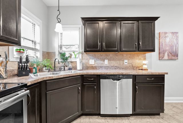 1284 Viewmont Dr, Clarksville, TN 37040